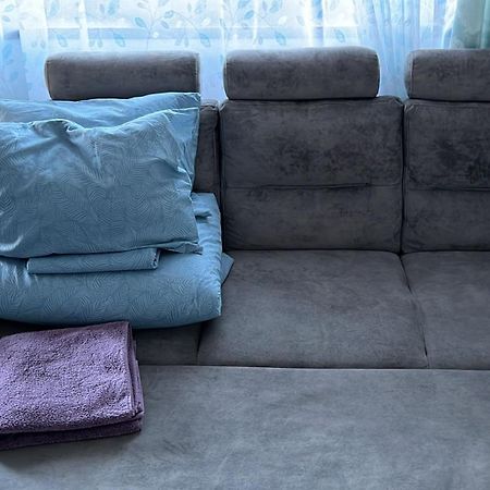 2 Rooms Apartment Airy & Bright Relax Iasi Bagian luar foto